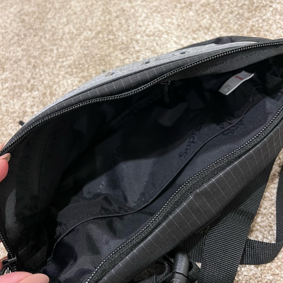 Supreme Waist Bag NWOT - Picture 3 of 5